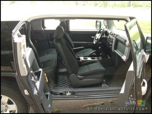 2007 Toyota FJ Cruiser (Photo: Rob Rothwell, Auto123.com)