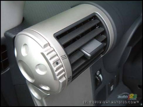 2007 Toyota FJ Cruiser (Photo: Rob Rothwell, Auto123.com)