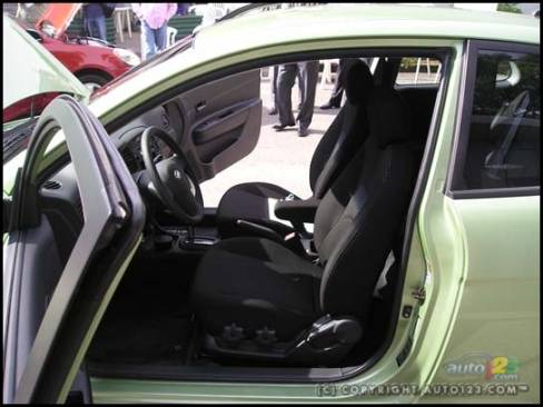 2007 Hyundai Accent Hatchback (Photo: Michel Deslauriers, Auto123.com)