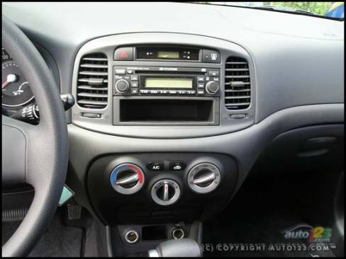 2007 Hyundai Accent Hatchback (Photo: Michel Deslauriers, Auto123.com)