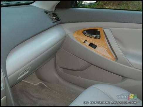 2007 Toyota Camry XLE (Photo: Rob Rothwell)
