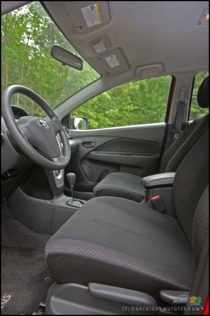 Toyota Yaris Berline 2007 (Photo: Philippe Champoux)