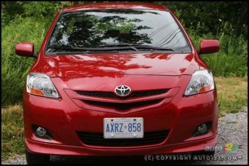 Toyota Yaris Berline 2007 (Photo: Philippe Champoux)