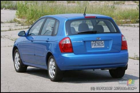 2006 Kia Spectra5 EX Sport (Photo: Philippe Champoux, Auto123.com)