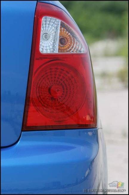 2006 Kia Spectra5 EX Sport (Photo: Philippe Champoux, Auto123.com)