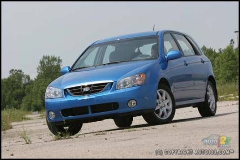 2006 Kia Spectra5 EX Sport (Photo: Philippe Champoux, Auto123.com)