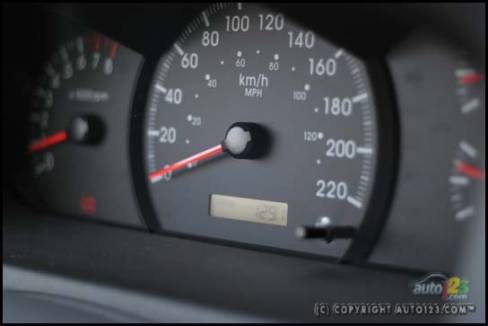 2006 Kia Spectra5 EX Sport (Photo: Philippe Champoux, Auto123.com)