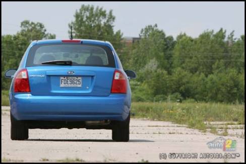 Kia Spectra5 EX Sport 2006 (Photo: Philippe Champoux, Auto123.com)