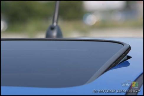 Kia Spectra5 EX Sport 2006 (Photo: Philippe Champoux, Auto123.com)