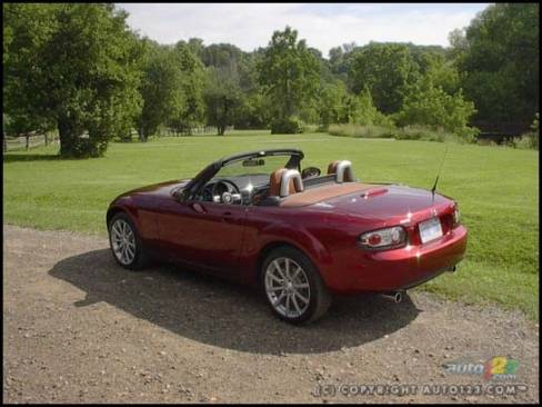 2006 Mazda MX-5 GT (Photo: Kevin ''Crash'' Corrigan, Auto123.com)