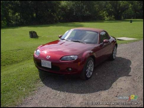 2006 Mazda MX-5 GT (Photo: Kevin ''Crash'' Corrigan, Auto123.com)