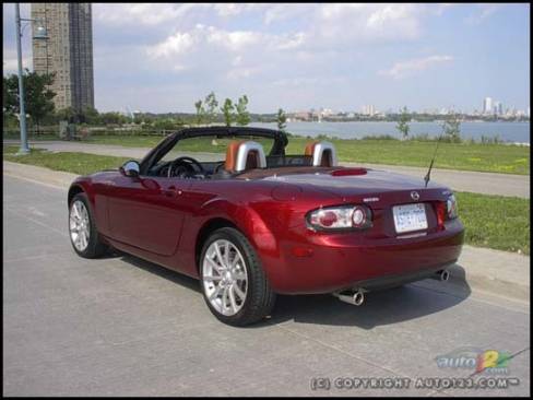 2006 Mazda MX-5 GT (Photo: Kevin ''Crash'' Corrigan, Auto123.com)