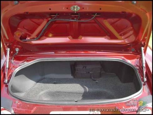 2006 Mazda MX-5 GT (Photo: Kevin ''Crash'' Corrigan, Auto123.com)