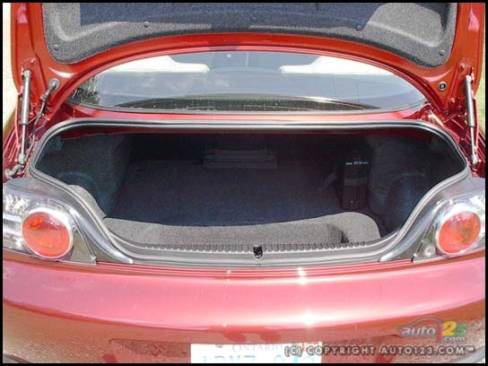 2006 Mazda RX-8 SE (Photo: Kevin ''Crash'' Corrigan, Auto123.com)