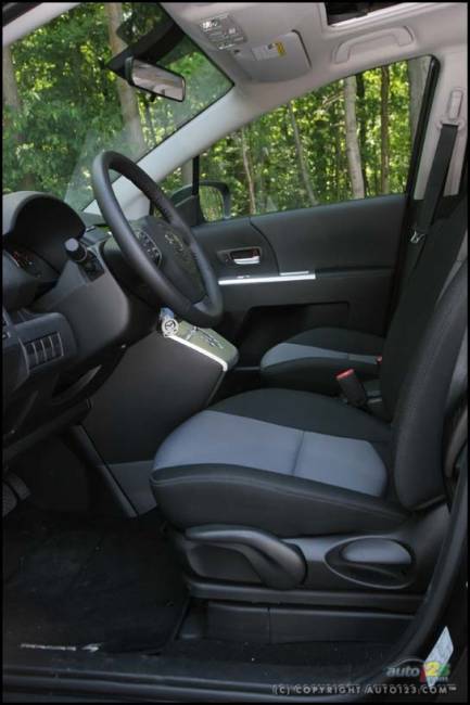 2006 Mazda5 GT (Photo: Philippe Champoux, Auto123.com)