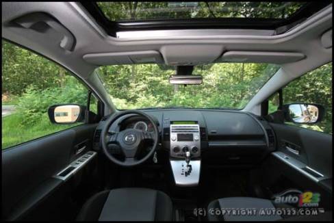 2006 Mazda5 GT (Photo: Philippe Champoux, Auto123.com)