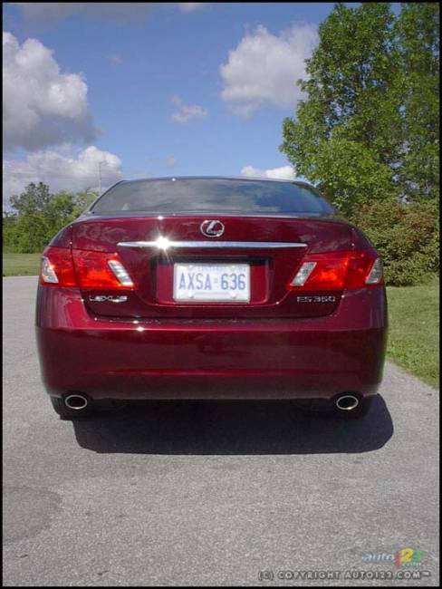 2007 Lexus ES 350 (Photo: Kevin ''Crash'' Corrigan, Auto123.com)