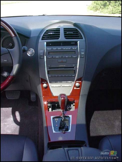 2007 Lexus ES 350 (Photo: Kevin ''Crash'' Corrigan, Auto123.com)