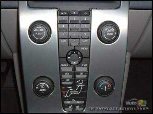 2006 Volvo S40 2.4i (Photo: Rob Rothwell, Auto123.com)