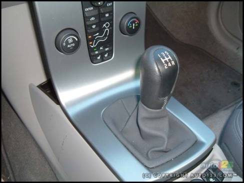 2006 Volvo S40 2.4i (Photo: Rob Rothwell, Auto123.com)