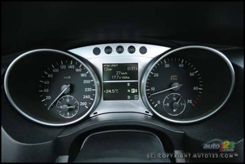 2006 Mercedes-Benz R 350 (Photo: Philippe Champoux, Auto123.com)