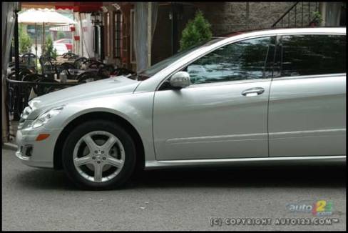 2006 Mercedes-Benz R 350 (Photo: Philippe Champoux, Auto123.com)