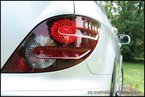 2006 Mercedes-Benz R 350 (Photo: Philippe Champoux, Auto123.com)