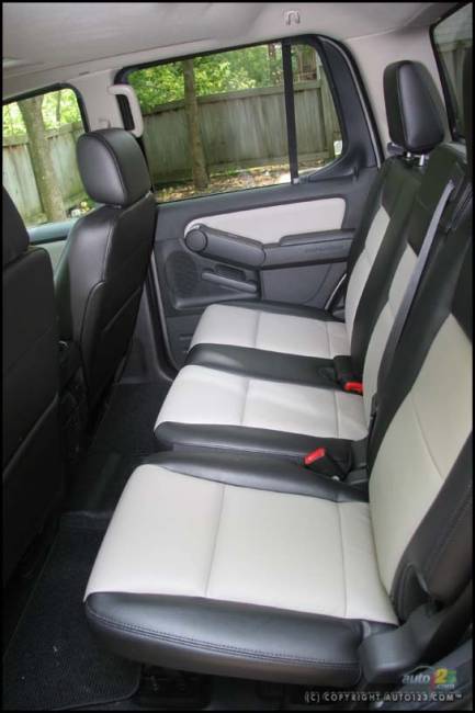 Ford Explorer Sport Trac Limited 4x4 2007 (Photo: Philippe Champoux, Auto123.com)