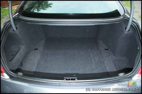 BMW 650i 2006 (Photo: Philippe Champoux, Auto123.com)