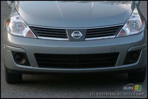 2007 Nissan Versa 1.8 SL (Photo: Philippe Champoux, Auto123.com)