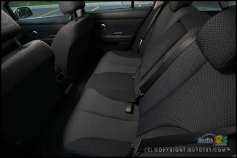 2007 Nissan Versa 1.8 SL (Photo: Philippe Champoux, Auto123.com)
