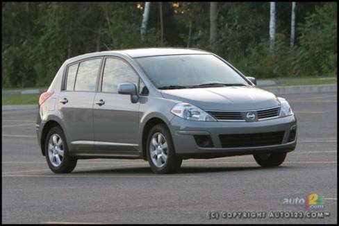 2007 Nissan Versa 1.8 SL (Photo: Philippe Champoux, Auto123.com)