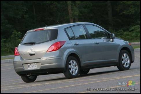 2007 Nissan Versa 1.8 SL (Photo: Philippe Champoux, Auto123.com)