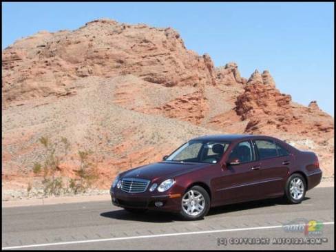 Mercedes-Benz E320 Bluetec 2007 (Photo: Mathieu St-Pierre, Auto123.com)