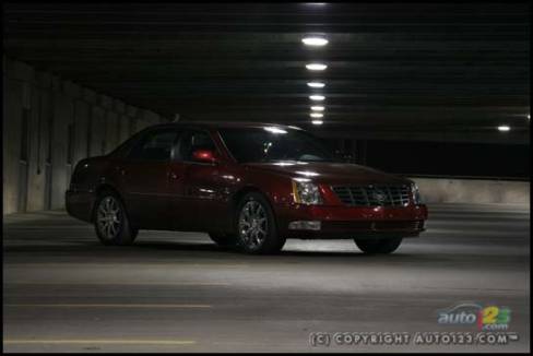 Cadillac DTS 2006 (Photo: Philippe Champoux, Auto123.com)