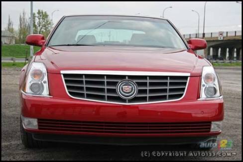 Cadillac DTS 2006 (Photo: Philippe Champoux, Auto123.com)