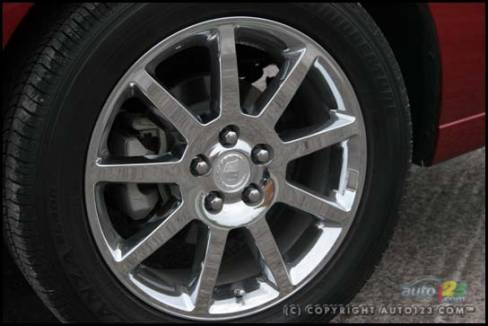 Cadillac DTS 2006 (Photo: Philippe Champoux, Auto123.com)
