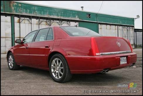 Cadillac DTS 2006 (Photo: Philippe Champoux, Auto123.com)