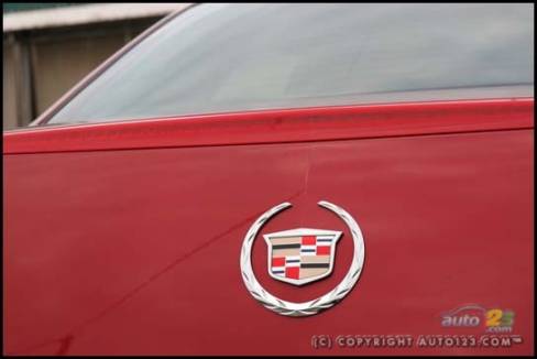 Cadillac DTS 2006 (Photo: Philippe Champoux, Auto123.com)