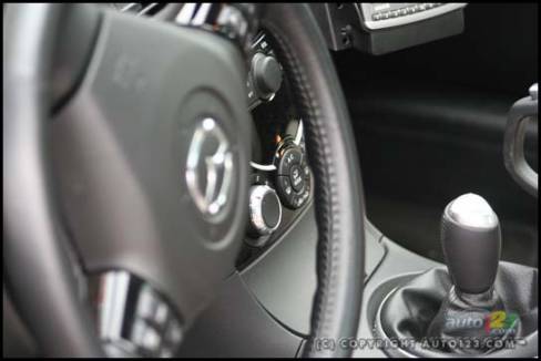 2006 Mazda RX-8 SE (Photo: Justin Pritchard, Auto123.com)