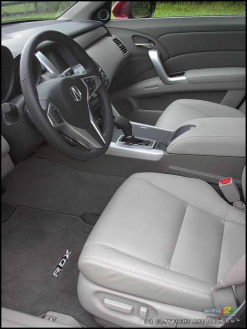 2007 Acura RDX (Photo: Kevin ''Crash'' Corrigan, Auto123.com)