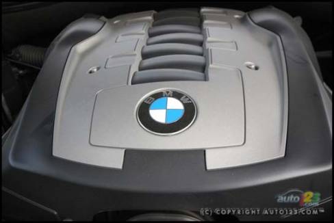 2006 BMW 750Li (Photo: Philippe Champoux, Auto123.com)