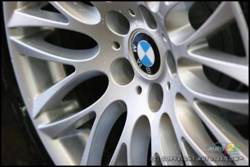 2006 BMW 750Li (Photo: Philippe Champoux, Auto123.com)