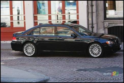 2006 BMW 750Li (Photo: Philippe Champoux, Auto123.com)