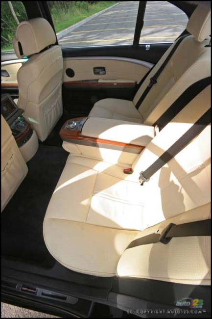 2006 BMW 750Li (Photo: Philippe Champoux, Auto123.com)