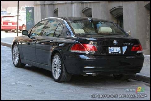 2006 BMW 750Li (Photo: Philippe Champoux, Auto123.com)