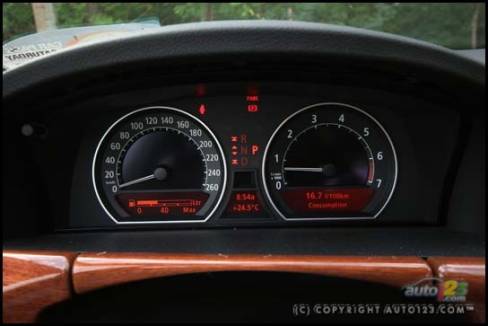 2006 BMW 750Li (Photo: Philippe Champoux, Auto123.com)