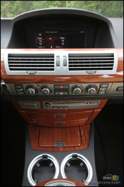 2006 BMW 750Li (Photo: Philippe Champoux, Auto123.com)
