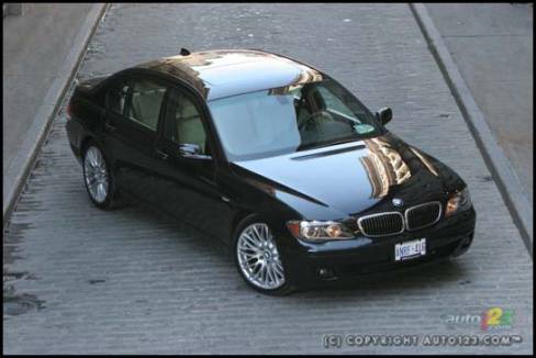 2006 BMW 750Li (Photo: Philippe Champoux, Auto123.com)