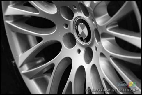2006 BMW 750Li (Photo: Philippe Champoux, Auto123.com)